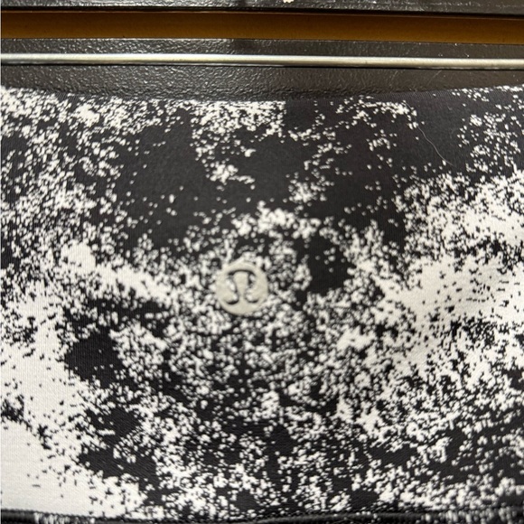 Lululemon Splatter Print High-Rise Leggings 6 - Picture 3 of 4